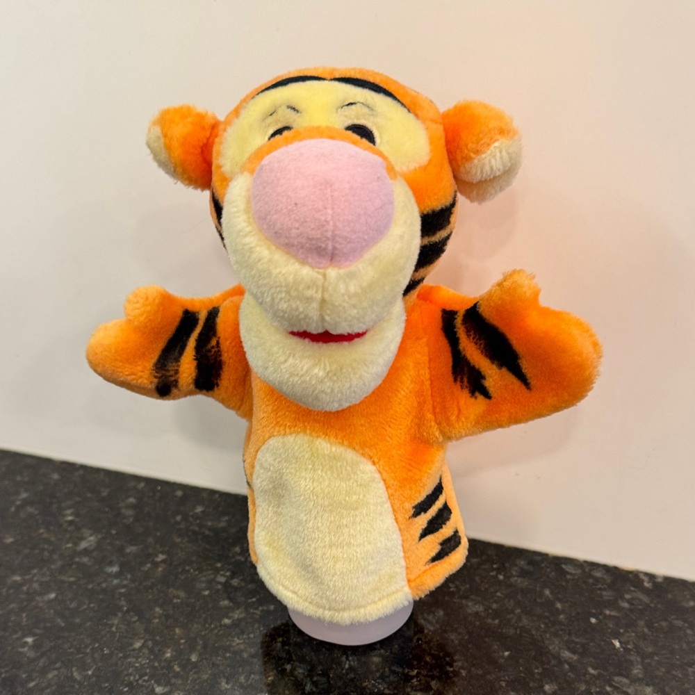 Vintage Mattel Tigger Hand Puppet Winnie the Pooh Tiger 9" Plush Soft Toy
